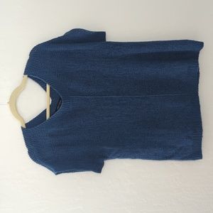Button back shirt sleeve sweater